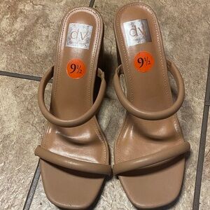 DV by Dolce Vita Tan Heeled 9.5 Elegant Sandals